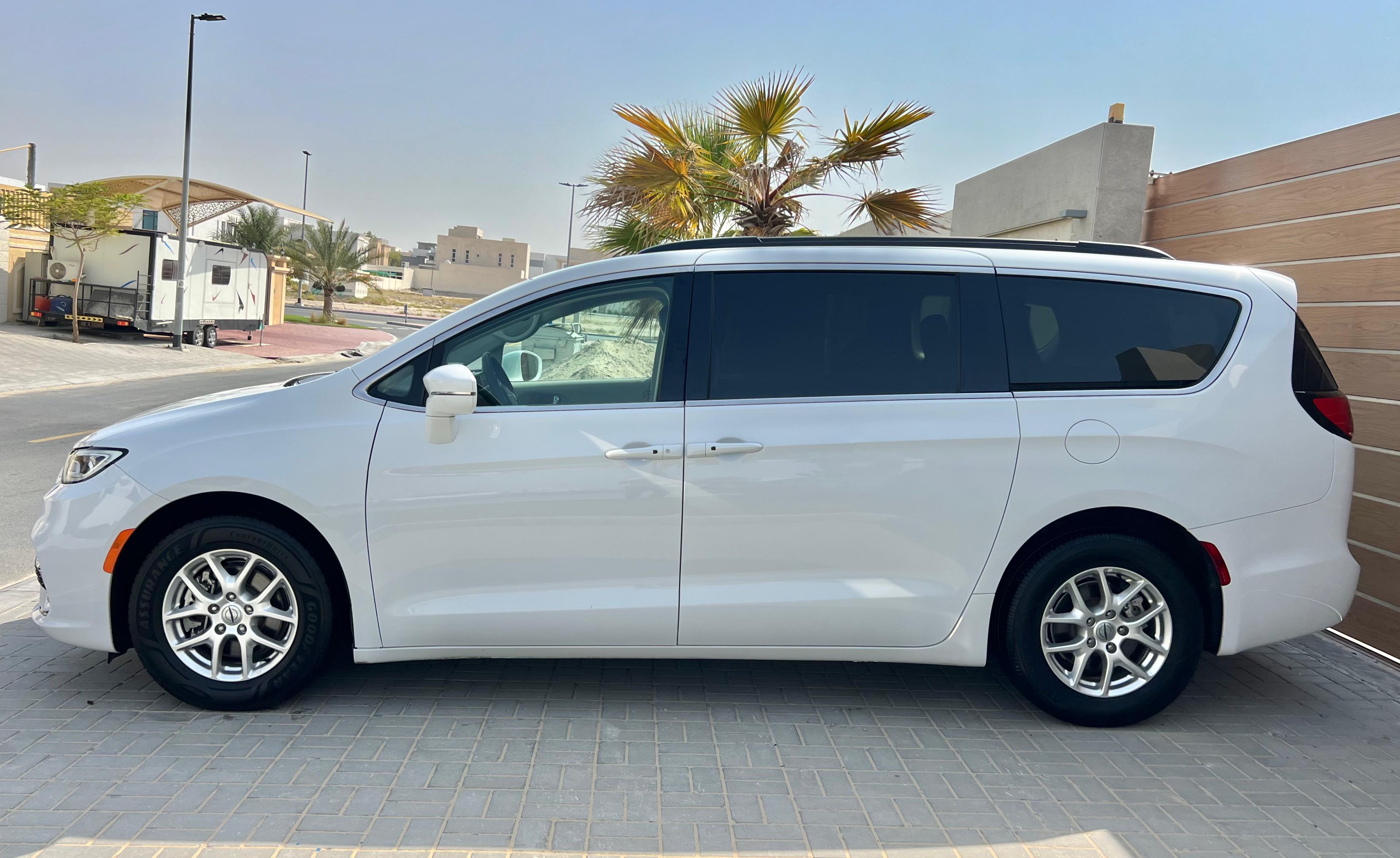  RENT   CHRYSLER PACIFICA       IN DUBAI