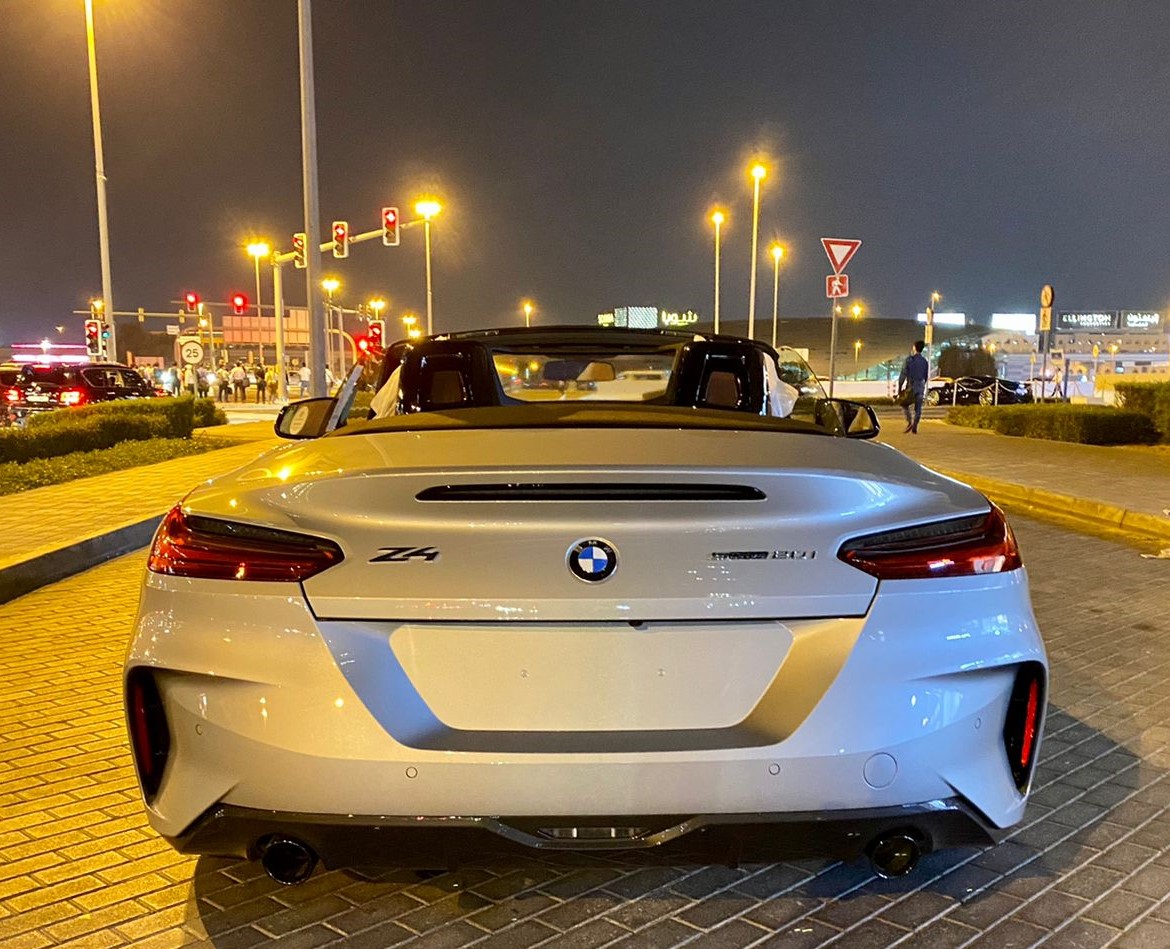  RENT   BMW Z4       IN DUBAI