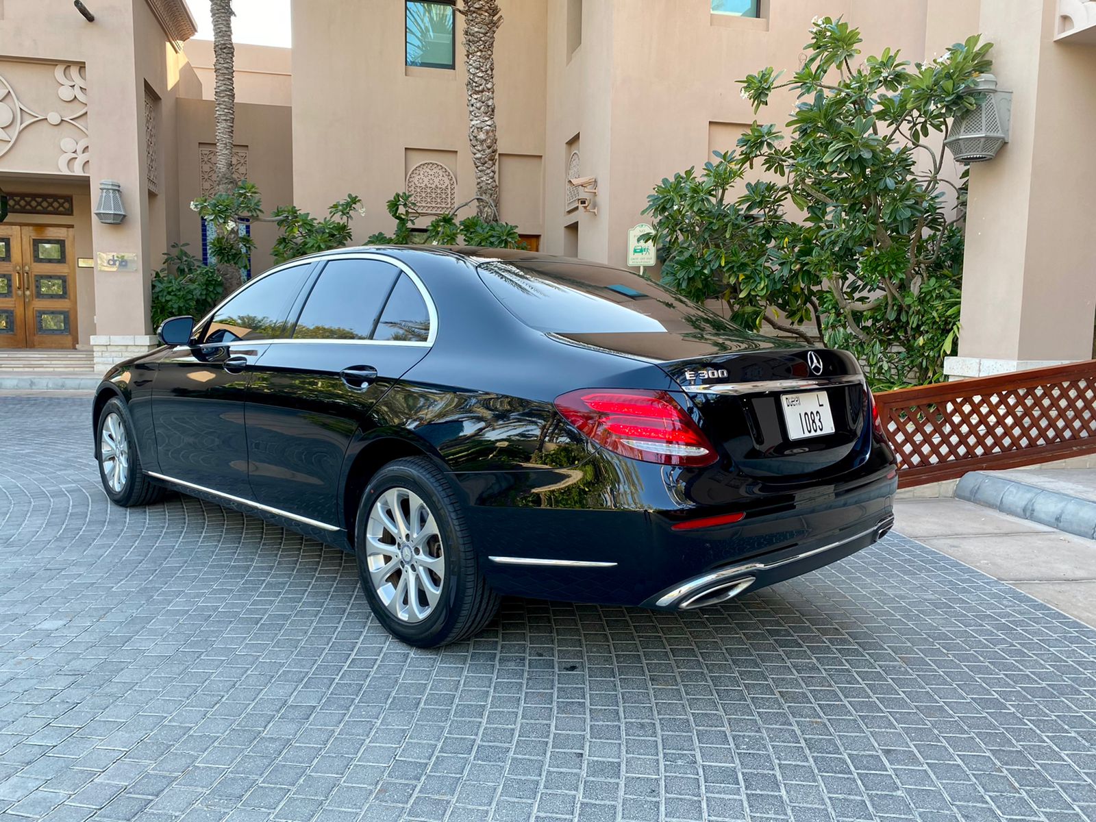  RENT   Mercedes E300      IN DUBAI