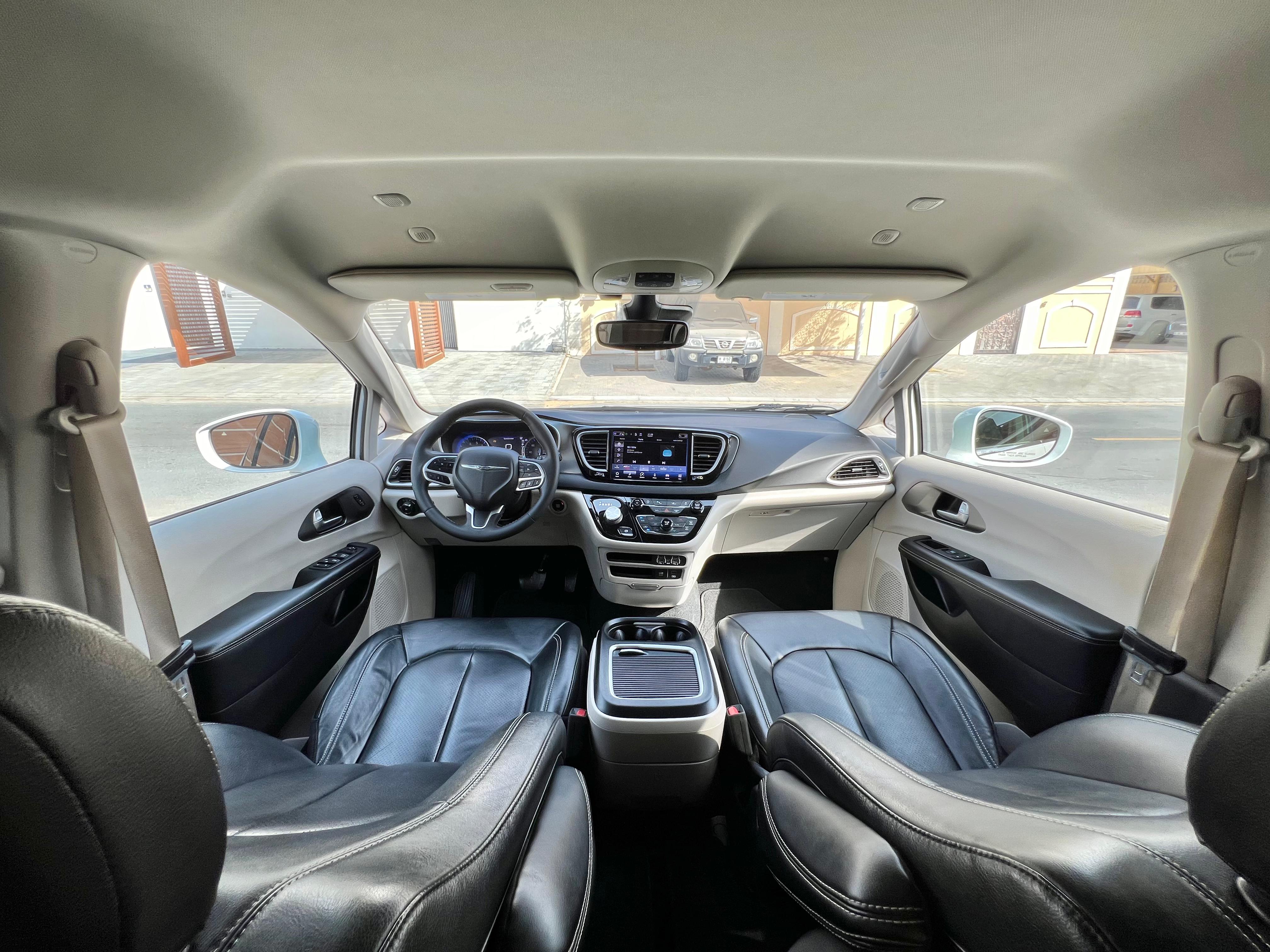  RENT   CHRYSLER PACIFICA       IN DUBAI