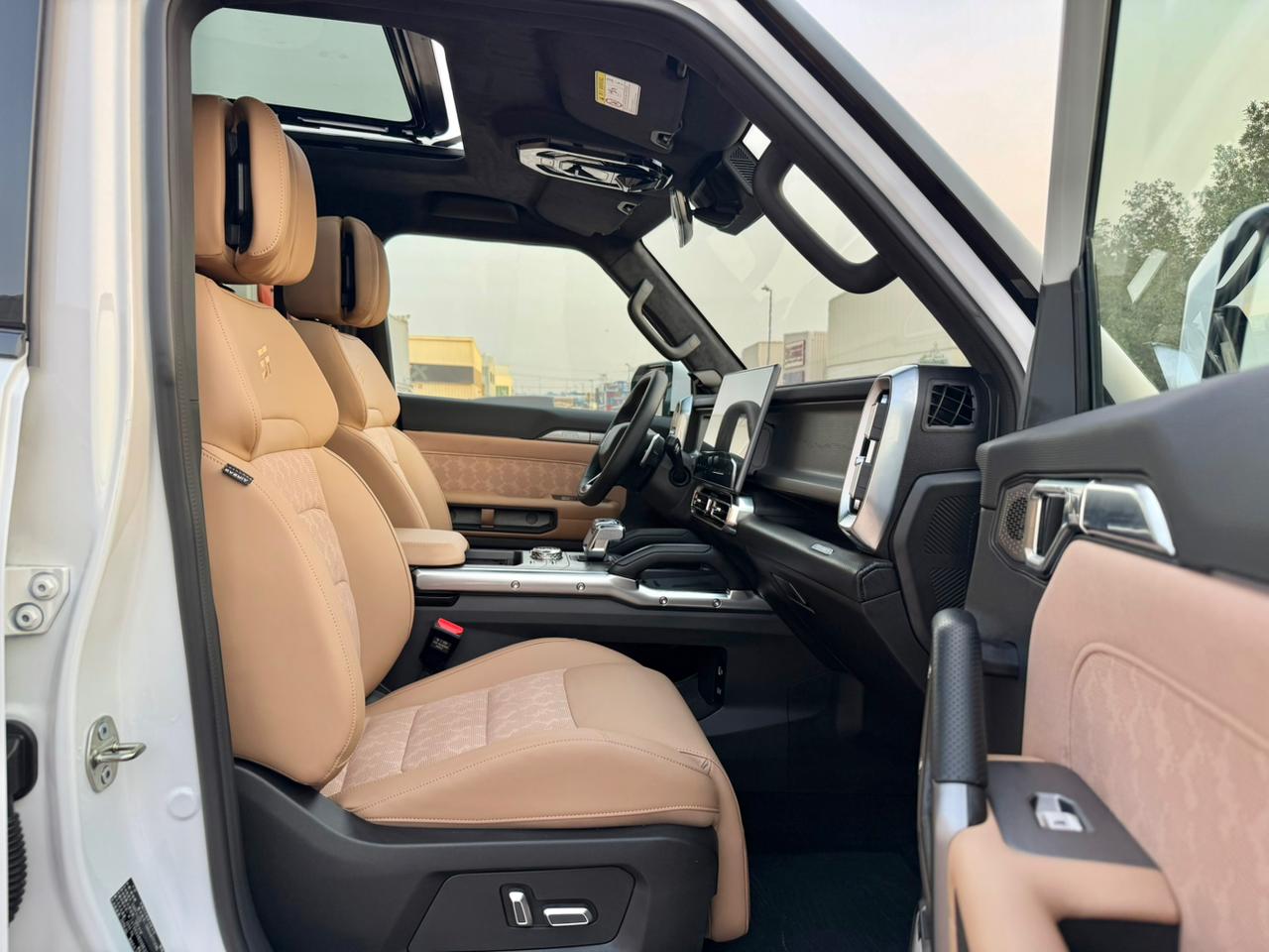  RENT   JETOUR T2      IN DUBAI