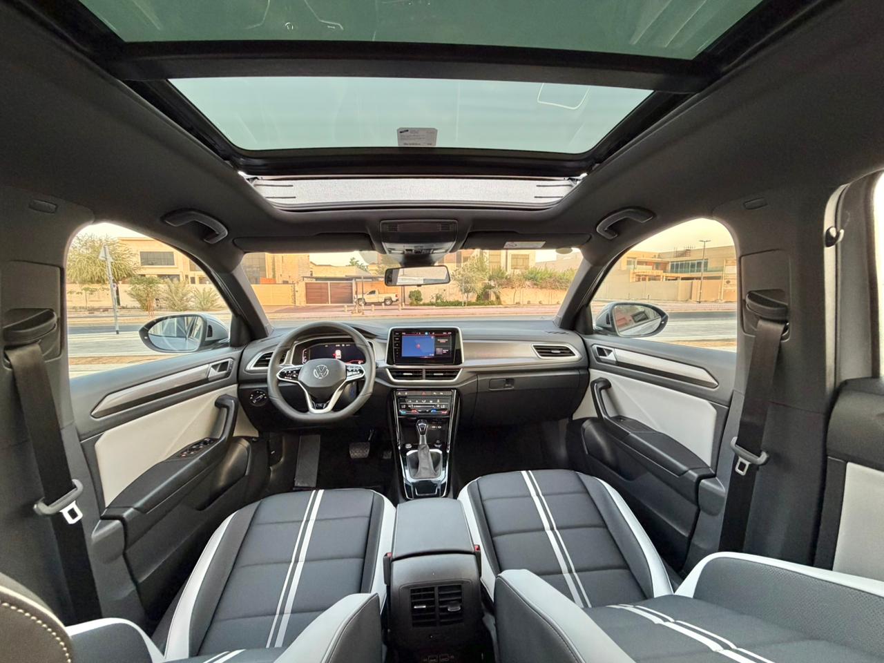  RENT   VOLKSWAGEN T-ROC       IN DUBAI