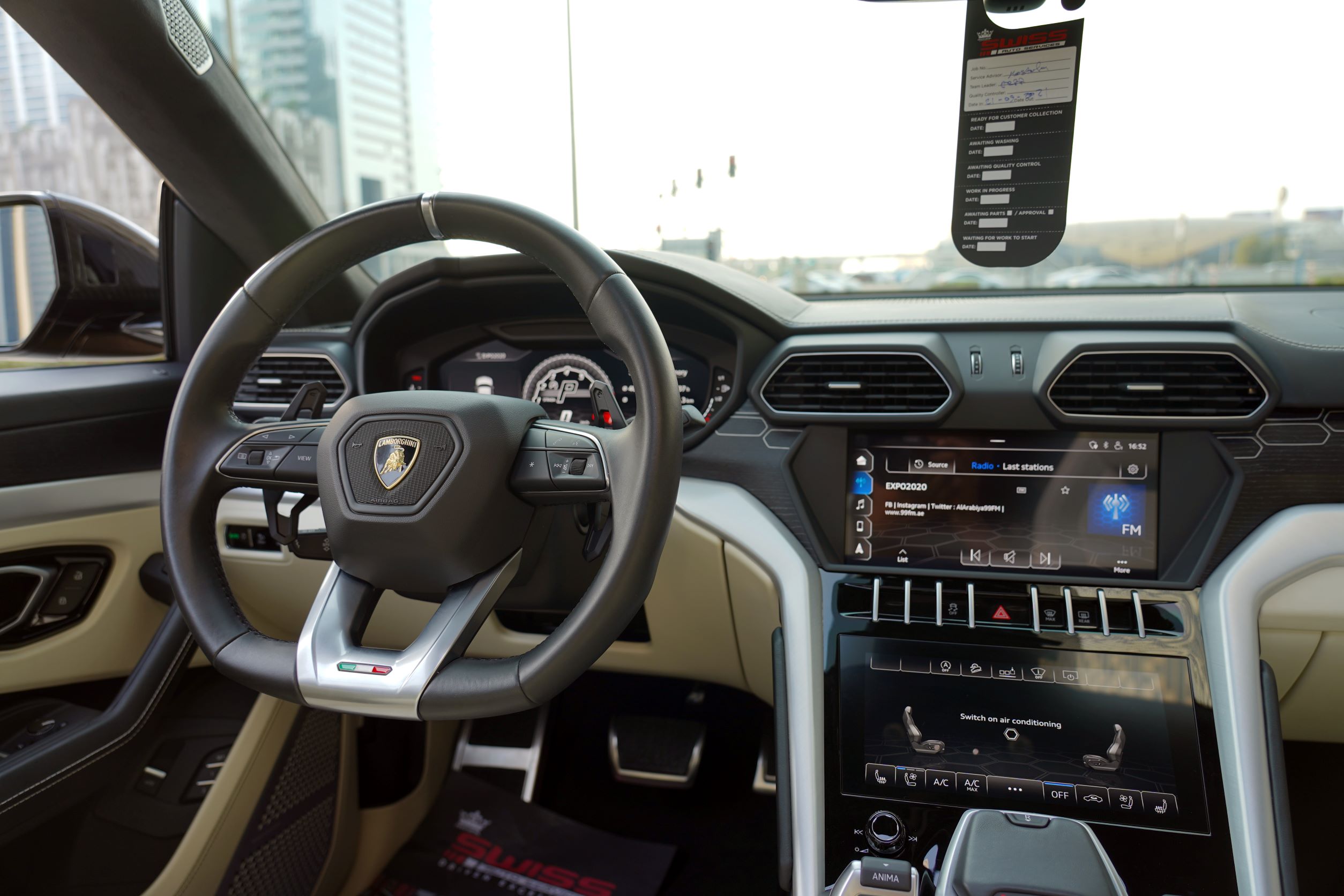  RENT   Lamborghini Urus      IN DUBAI