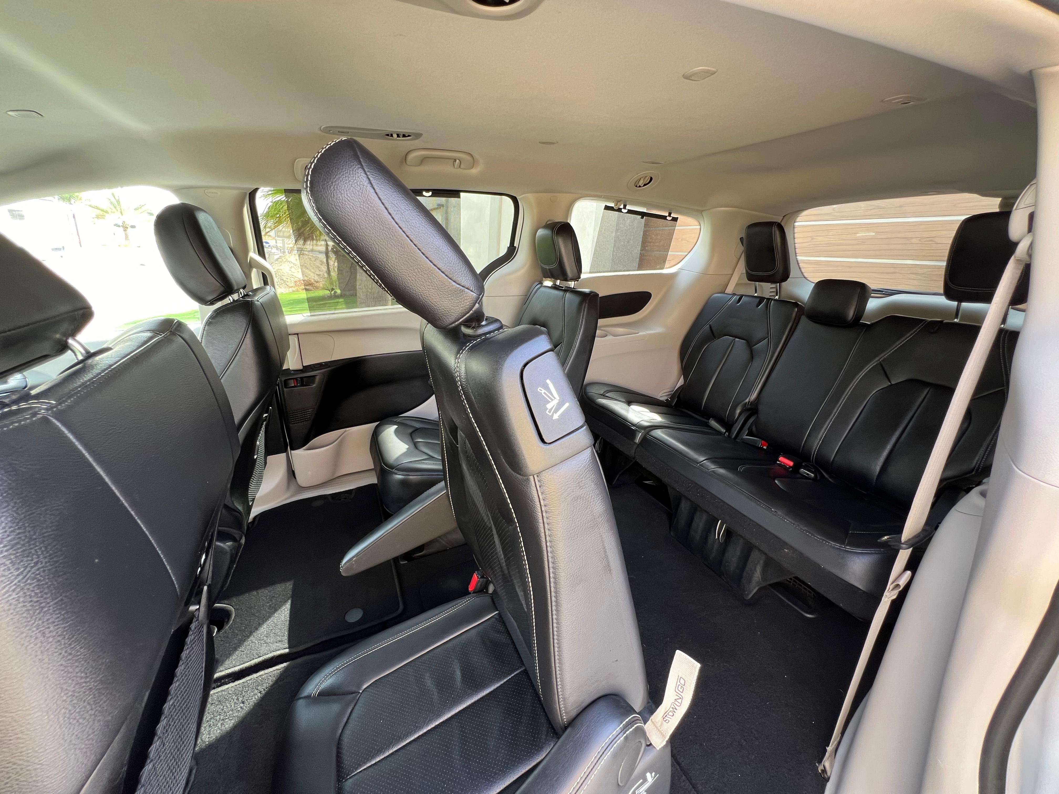  RENT   CHRYSLER PACIFICA       IN DUBAI